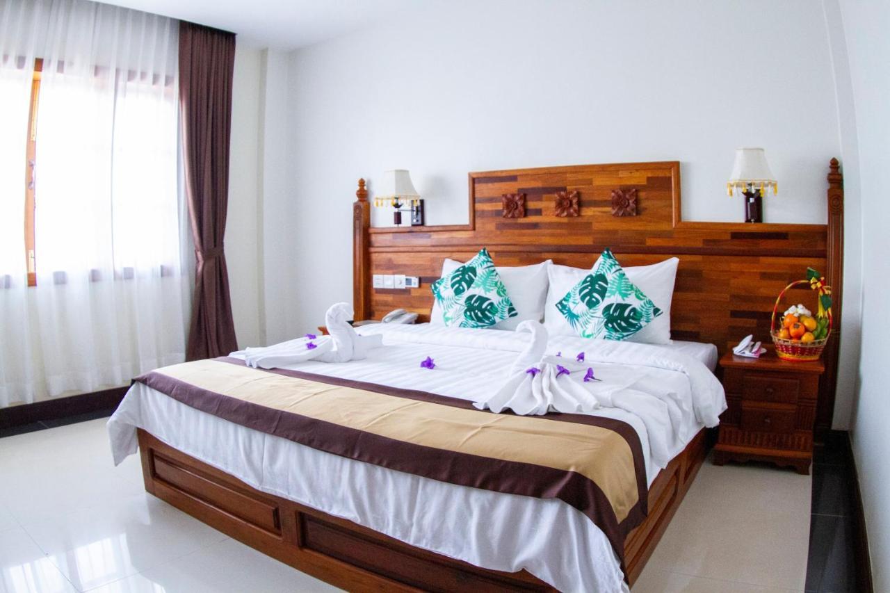 Kampong Thom Palace Hotel Екстериор снимка