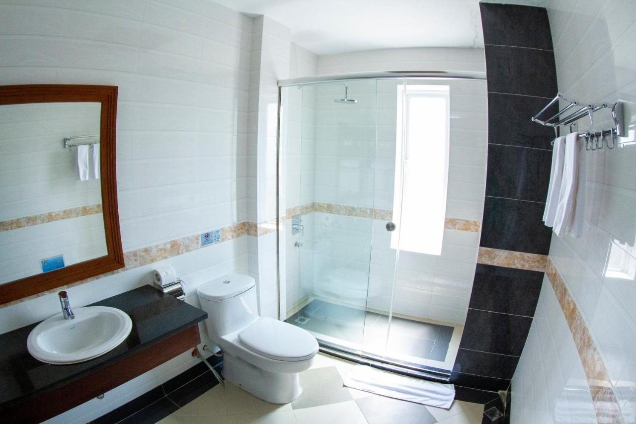 Kampong Thom Palace Hotel Екстериор снимка