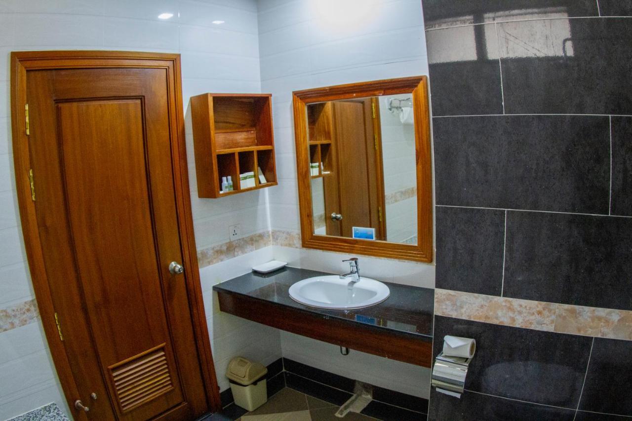Kampong Thom Palace Hotel Екстериор снимка