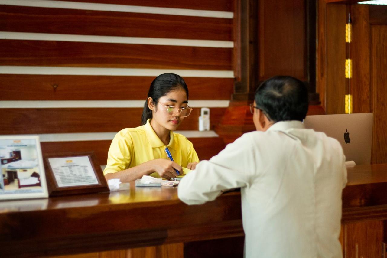 Kampong Thom Palace Hotel Екстериор снимка